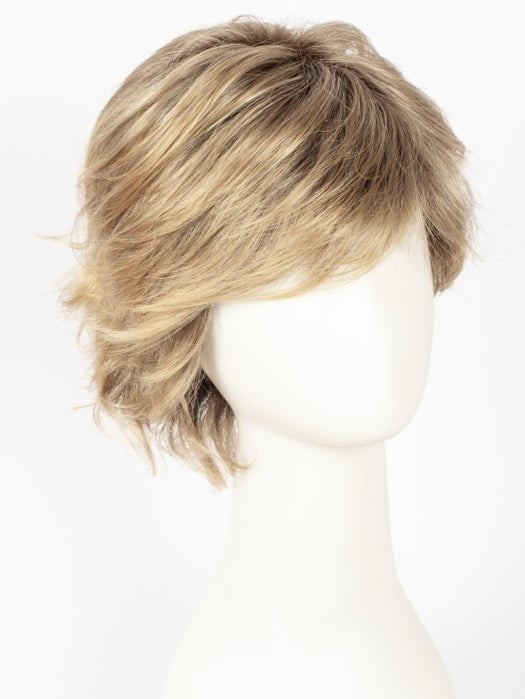 R24/18BTRT8 | Light ash brown blended and tipped with medium gold blonde highlights with medium gold brown roots.