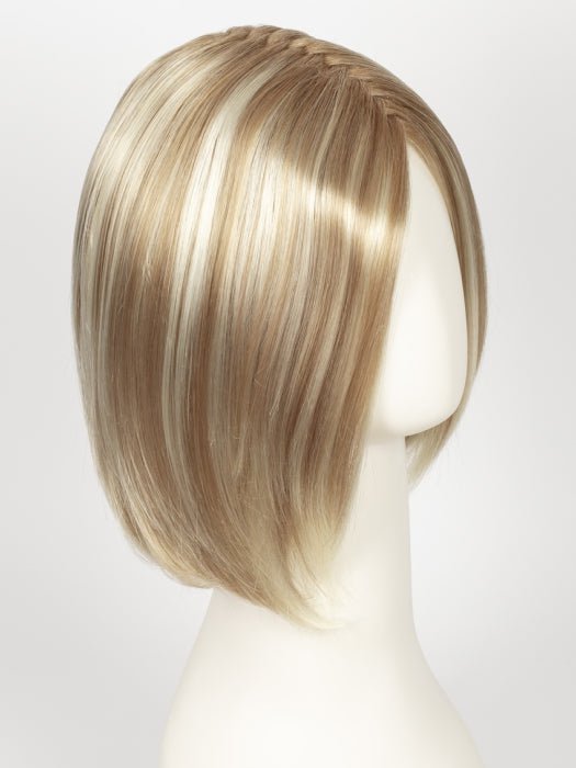 GL14-22SS SS SANDY BLONDE | Dark golden blonde base blends into multi-dimensional tones of medium gold blonde and light beige blonde