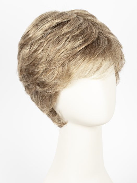 GL15-26 BUTTERED TOAST | Medium Blonde with Light Blonde Highlights