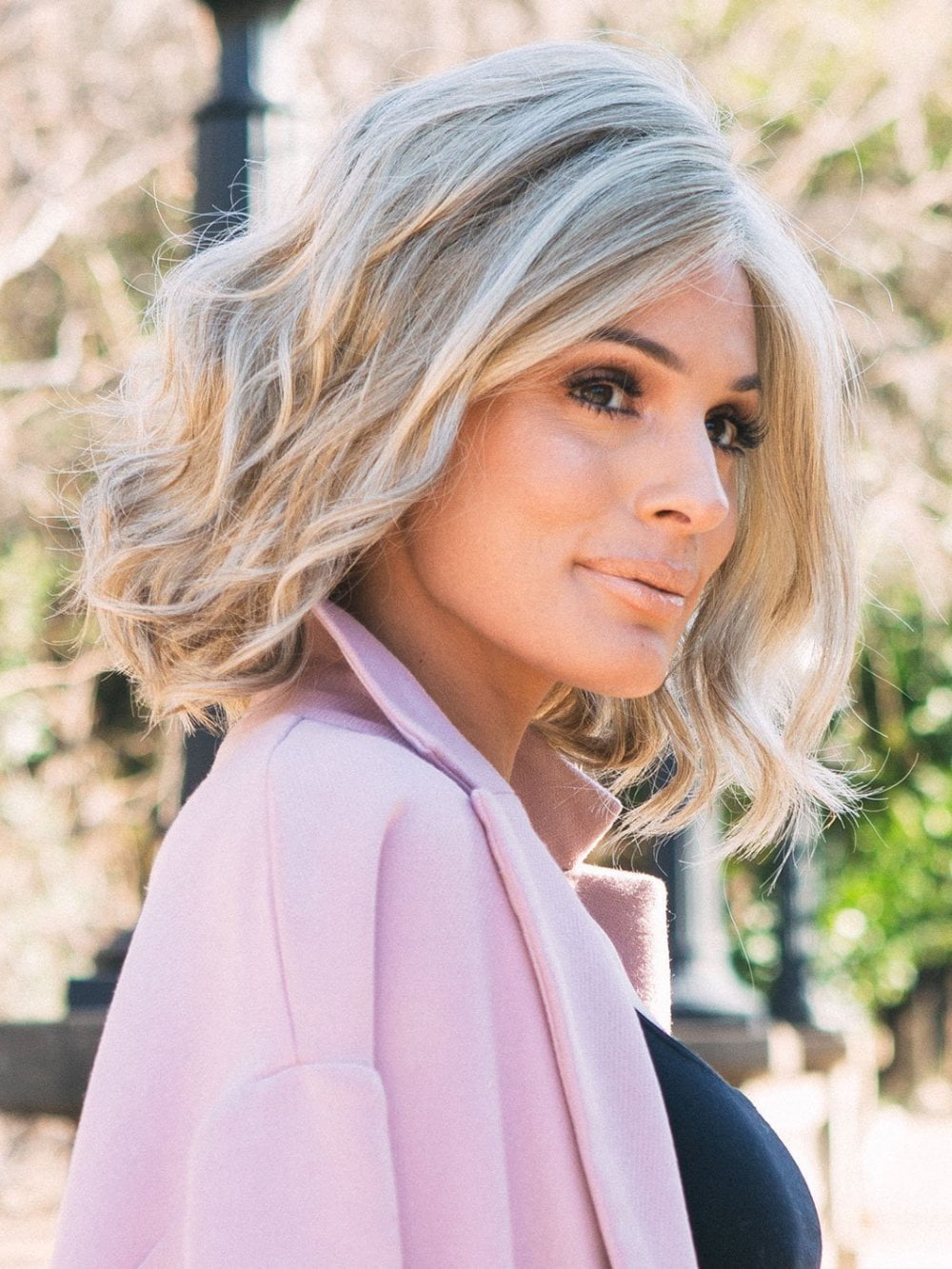 Tumbled waves in a blunt bob are stylized yet casual too