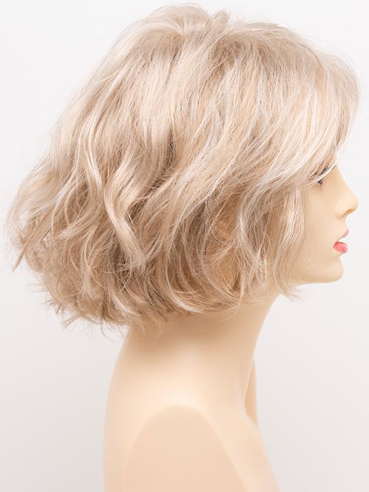 LIGHT-BLONDE | 2 toned blend of Creamy Blonde with Champagne highlights