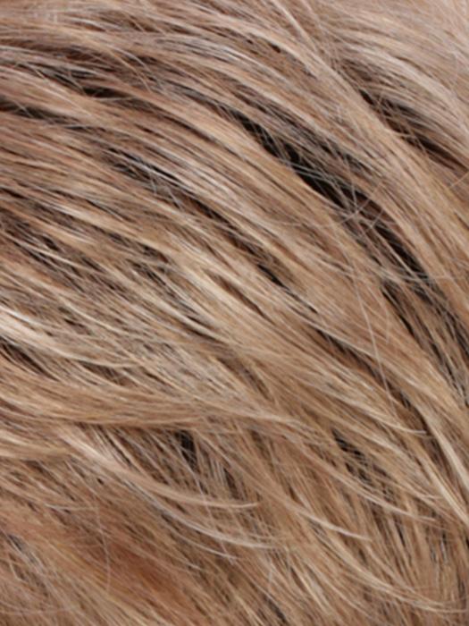 R20RT8 | Light Auburn/Golden Blonde Frost w/Golden Brown Roots