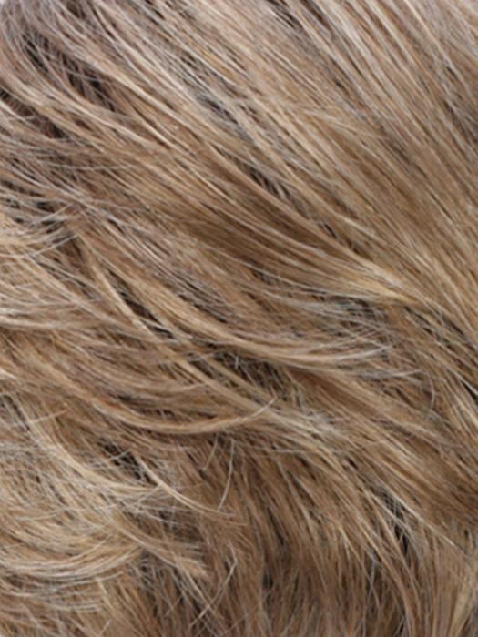 RH12/26RT4 | Light Brown w/Fine Golden Blonde Highlights And Dark Roots