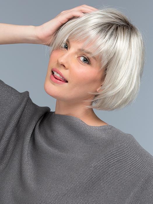 ELLEN by in SILVERSUN/RT8 | Iced Blonde with Soft Sand & Golden Brown Roots