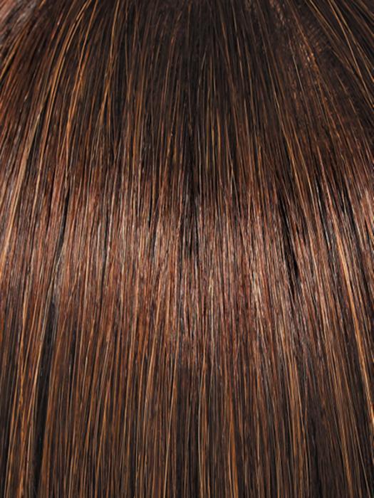 SS8/29 SHADED HAZELNUT | Rich Medium Brown Evenly Blended with Ginger Blonde Highlights with dark roots