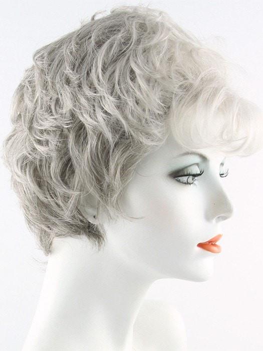 305C SUGARED SMOKE | Light Blonde with 80% Grey and a Pearly White front