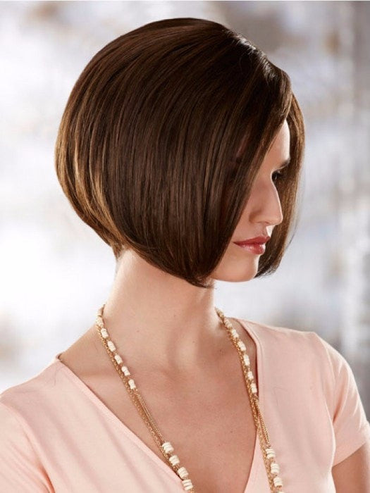 Color 8H	= MEDIUM BROWN / GOLDEN BROWN HIGHLIGHTS