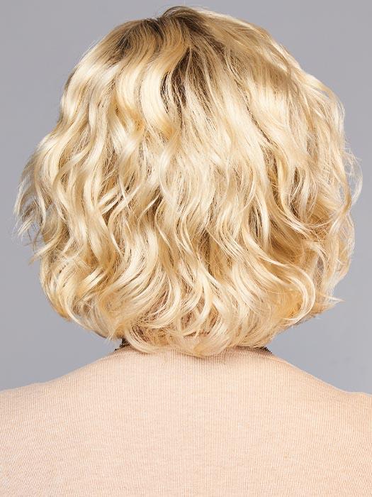 SWEET TALK by GABOR in GL613-88SS CHAMPAGNE BLONDE | Dark golden blonde base blends into light golden blonde with glints of platinum blonde.