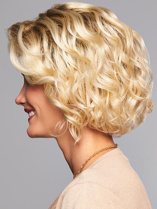 SWEET TALK by GABOR in GL613-88SS CHAMPAGNE BLONDE | Dark golden blonde base blends into light golden blonde with glints of platinum blonde.