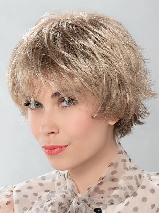WING by ELLEN WILLE in BERNSTEIN MIX | Light brown, med honey blonde, Light Auburn Blend
