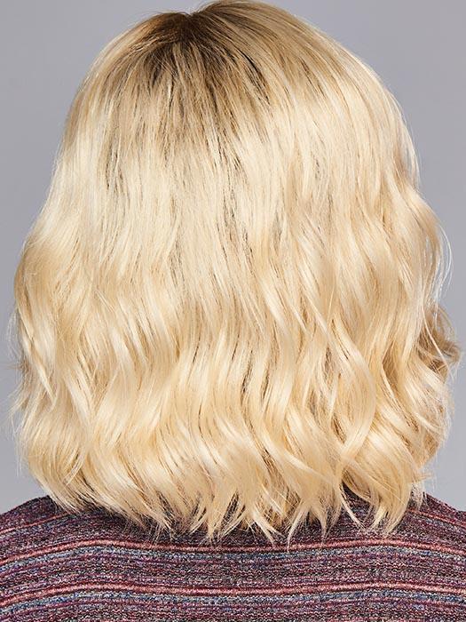 SOFT AND SUBTLE by GABOR in GL613-88SS CHAMPAGNE BLONDE | Dark golden blonde base blends into light golden blonde with glints of platinum blonde.