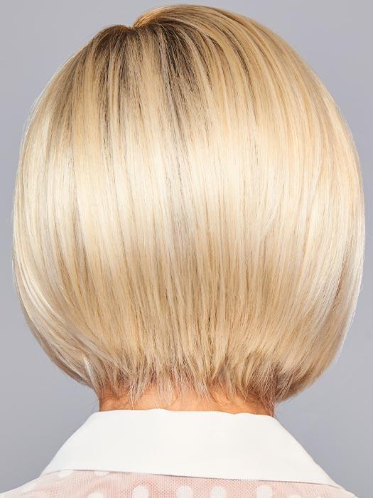 OPULENCE by GABOR in GL613-88SS CHAMPAGNE BLONDE | Dark golden blonde base blends into light golden blonde with glints of platinum blonde.