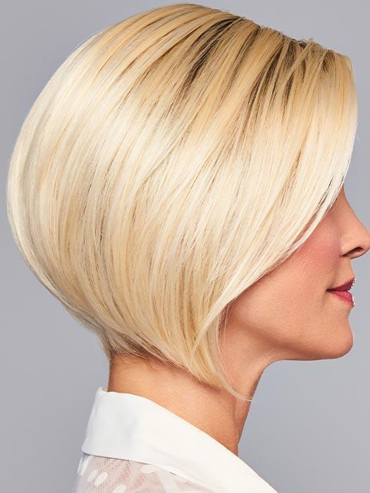 OPULENCE by GABOR in GL613-88SS CHAMPAGNE BLONDE | Dark golden blonde base blends into light golden blonde with glints of platinum blonde.