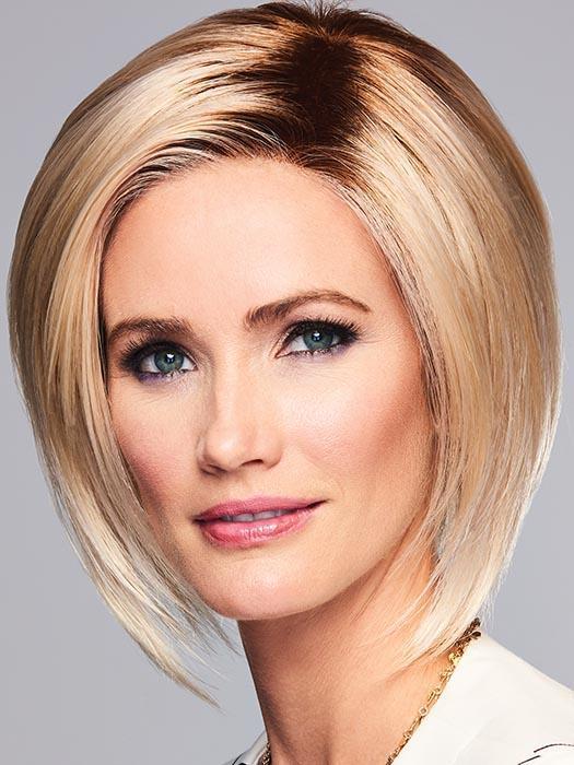 ON EDGE by GABOR in GL613-88SS CHAMPAGNE BLONDE | Dark golden blonde base blends into light golden blonde with glints of platinum blonde.
