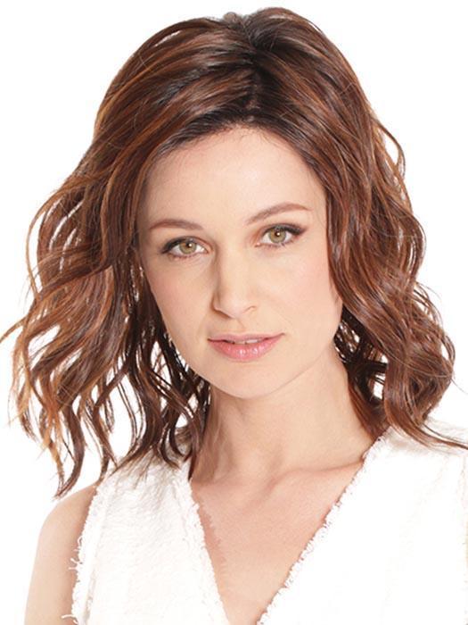 A headful of soft, tousled waves that land just above the collarbone