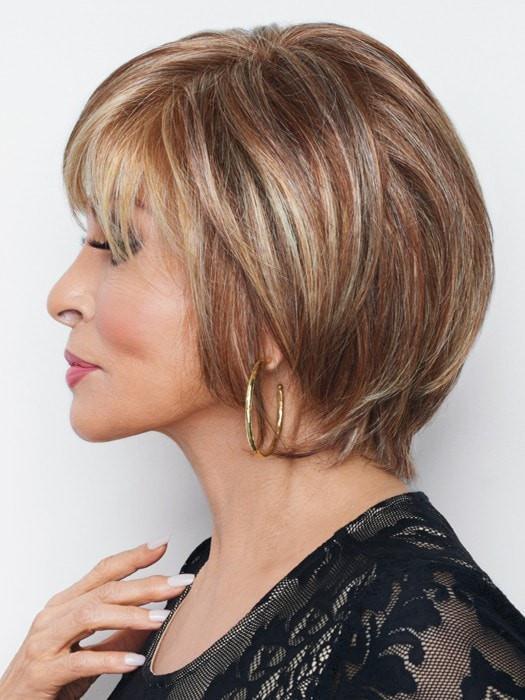 Smooth layers are feathered toward the ends
